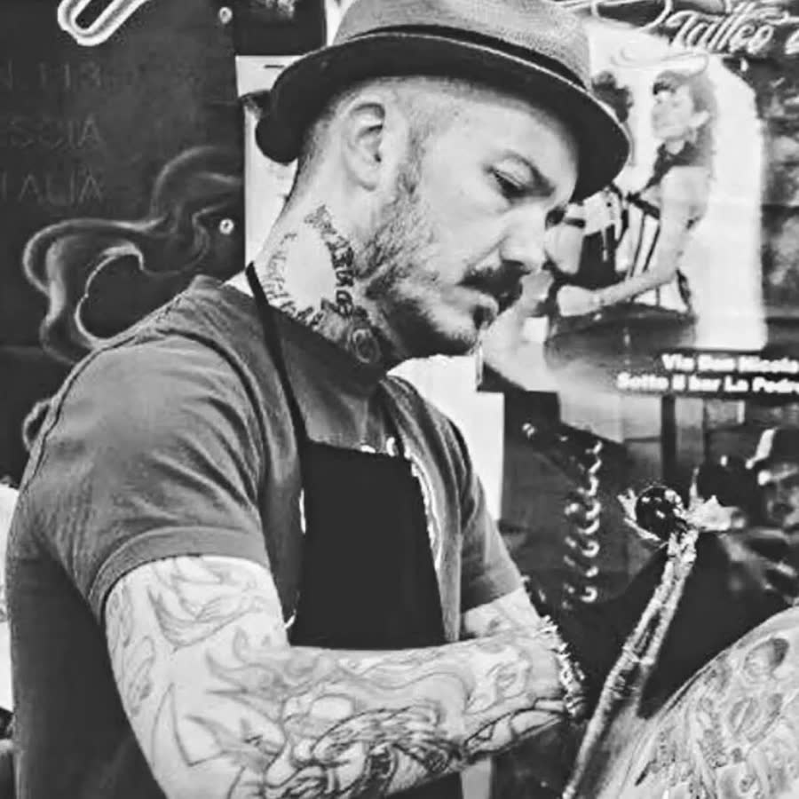 Fabio Mondini, tatuador especialista en realismo en blanco y negro