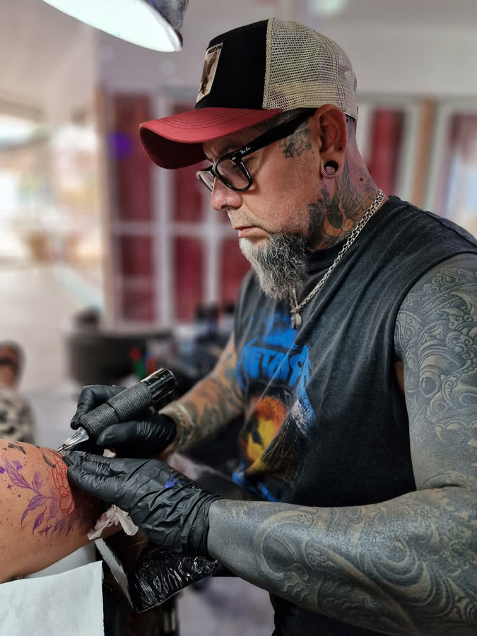 Richi Ferreira, tatuador especialista en cover up